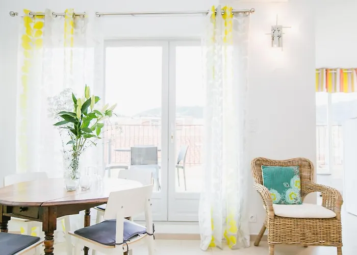 Regina's Terrace Apartment
